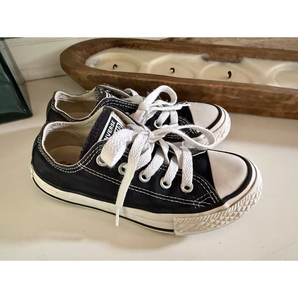 Converse Chuck Taylor All Star Low-Top Sneakers Little Kids Size 11 - Picture 6 of 10